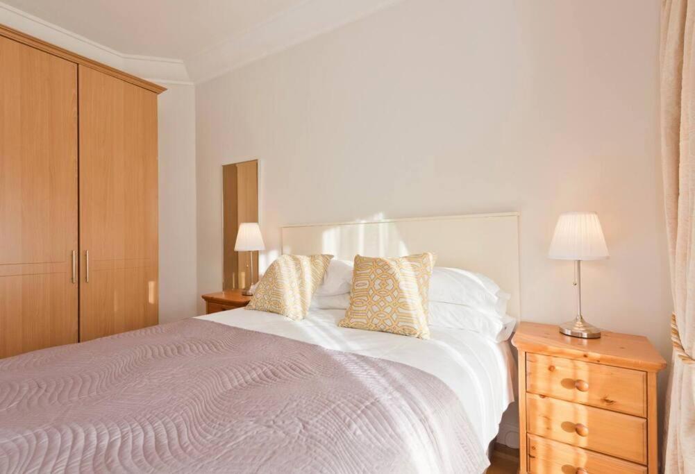 Luxury Apartment In D1 Dublino Esterno foto