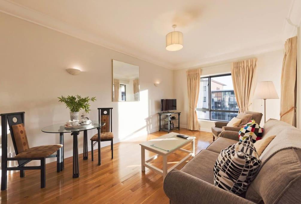 Luxury Apartment In D1 Dublino Esterno foto